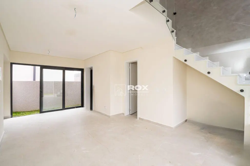 Sobrado com 3 quartos à venda, 132m2 em Tingui, Curitiba - PR - imagem 5 Foto 5 de Sobrado com 3 quartos à venda, 132m2 em Tingui, Curitiba - PR
