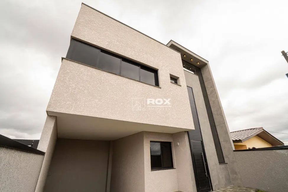Sobrado com 3 quartos à venda, 132m2 em Tingui, Curitiba - PR - imagem 1 Foto 1 de Sobrado com 3 quartos à venda, 132m2 em Tingui, Curitiba - PR