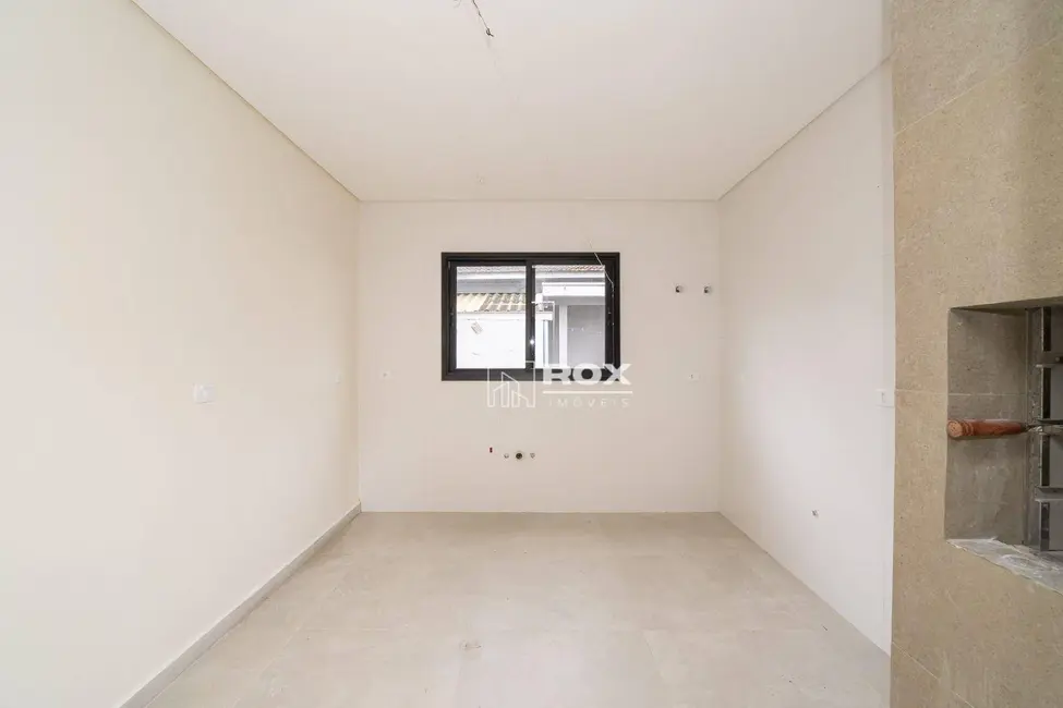 Sobrado com 3 quartos à venda, 132m2 em Tingui, Curitiba - PR - imagem 8 Foto 8 de Sobrado com 3 quartos à venda, 132m2 em Tingui, Curitiba - PR