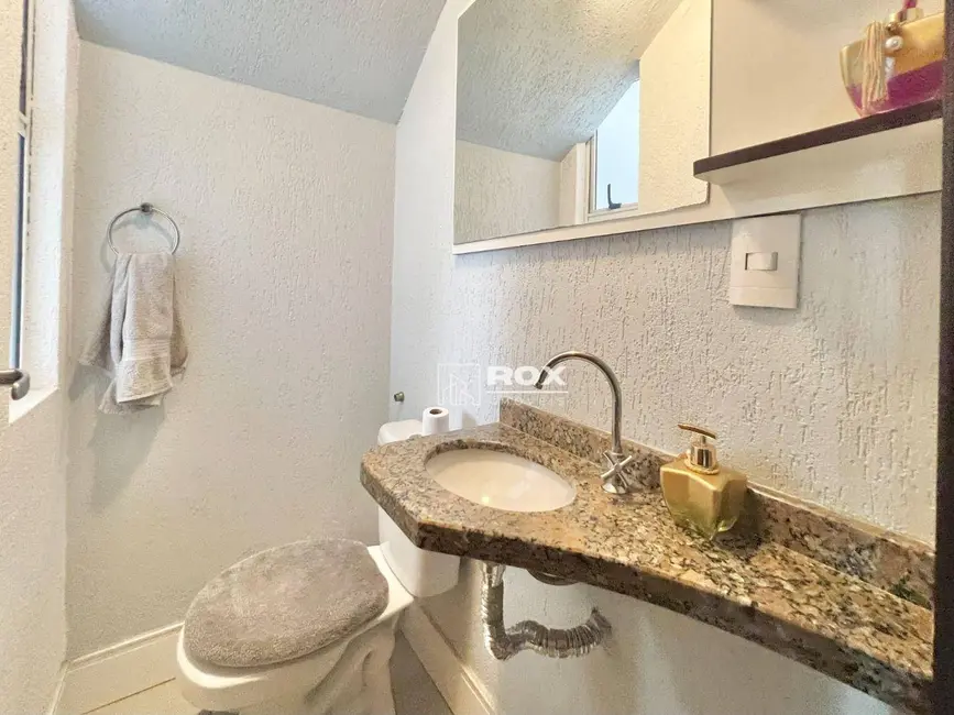 Foto 6 de Sobrado com 3 quartos à venda, 128m2 em Pinheirinho, Curitiba - PR