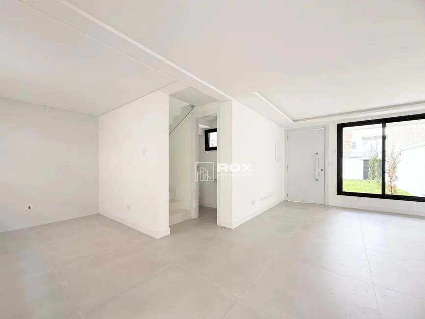 Sobrado com 3 quartos à venda, 141m2 em Santa Felicidade, Curitiba - PR - imagem 6 Foto 6 de Sobrado com 3 quartos à venda, 141m2 em Santa Felicidade, Curitiba - PR