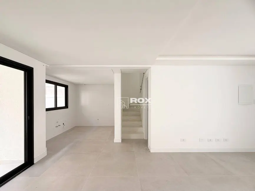 Sobrado com 3 quartos à venda, 141m2 em Santa Felicidade, Curitiba - PR - imagem 7 Foto 7 de Sobrado com 3 quartos à venda, 141m2 em Santa Felicidade, Curitiba - PR