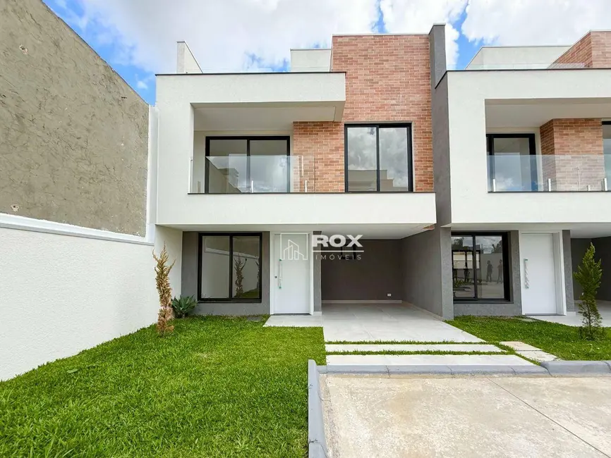 Sobrado com 3 quartos à venda, 141m2 em Santa Felicidade, Curitiba - PR - imagem 2 Foto 2 de Sobrado com 3 quartos à venda, 141m2 em Santa Felicidade, Curitiba - PR