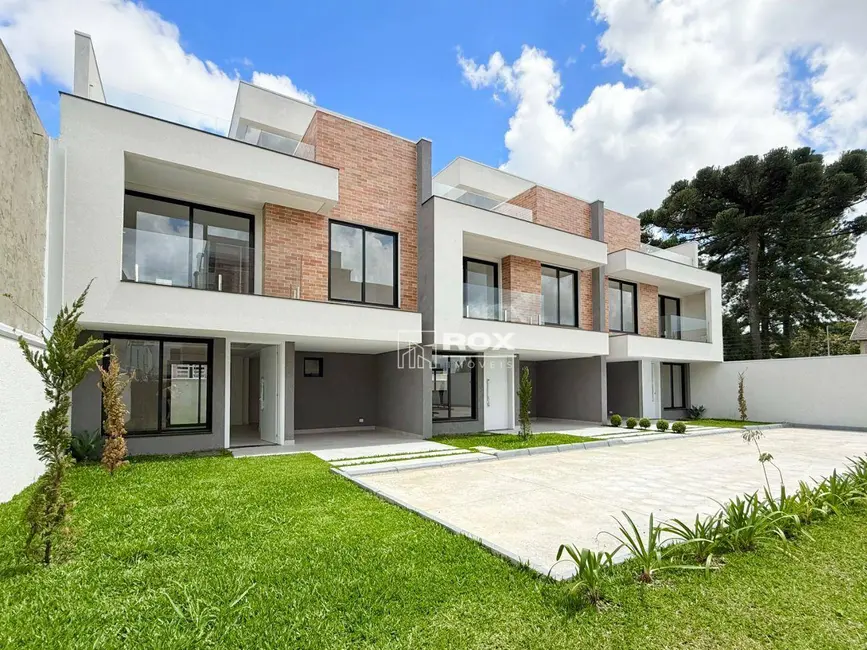 Sobrado com 3 quartos à venda, 141m2 em Santa Felicidade, Curitiba - PR - imagem 3 Foto 3 de Sobrado com 3 quartos à venda, 141m2 em Santa Felicidade, Curitiba - PR