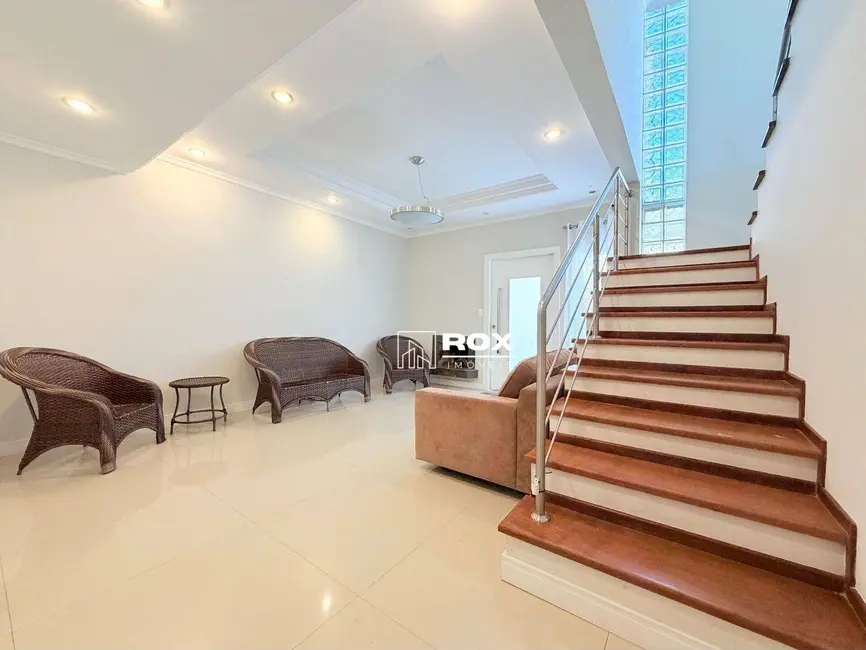Casa de Condomínio com 5 quartos para alugar, 404m2 em Santa Felicidade, Curitiba - PR - imagem 7 Foto 7 de Casa de Condomínio com 5 quartos para alugar, 404m2 em Santa Felicidade, Curitiba - PR