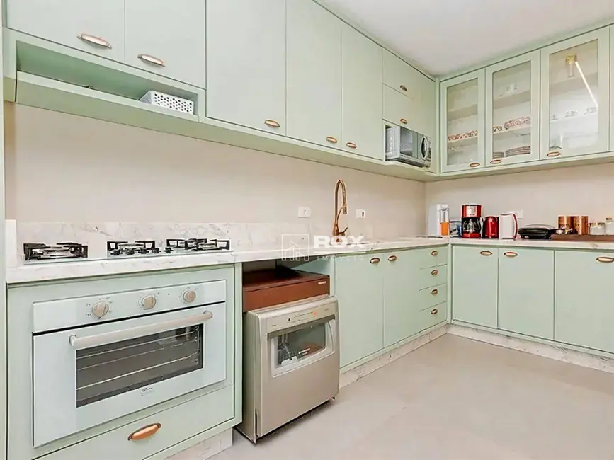 Sobrado com 3 quartos à venda, 142m2 em Santa Felicidade, Curitiba - PR - imagem 4 Foto 4 de Sobrado com 3 quartos à venda, 142m2 em Santa Felicidade, Curitiba - PR