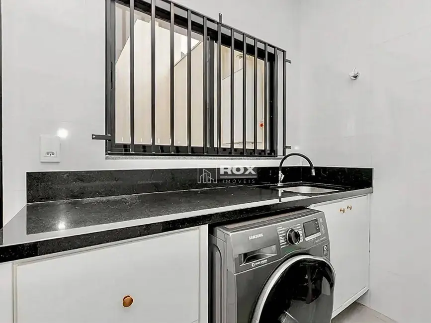 Sobrado com 3 quartos à venda, 142m2 em Santa Felicidade, Curitiba - PR - imagem 6 Foto 6 de Sobrado com 3 quartos à venda, 142m2 em Santa Felicidade, Curitiba - PR