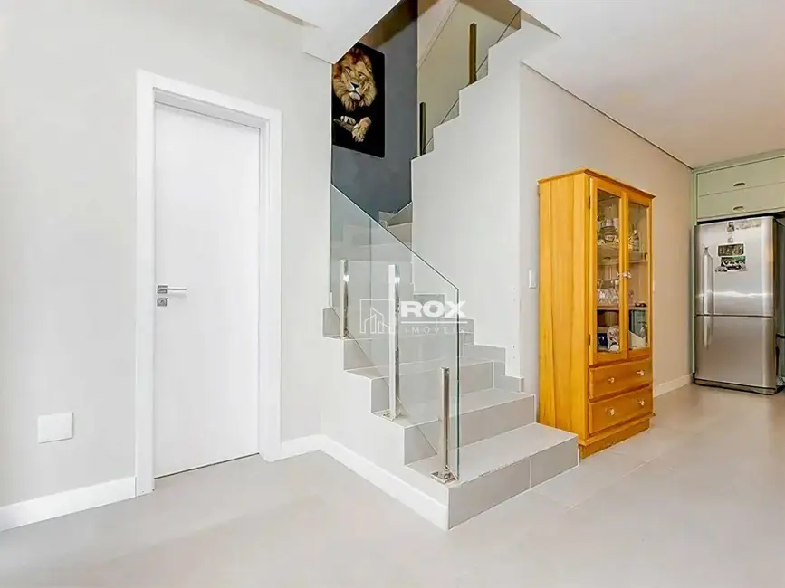 Sobrado com 3 quartos à venda, 142m2 em Santa Felicidade, Curitiba - PR - imagem 5 Foto 5 de Sobrado com 3 quartos à venda, 142m2 em Santa Felicidade, Curitiba - PR