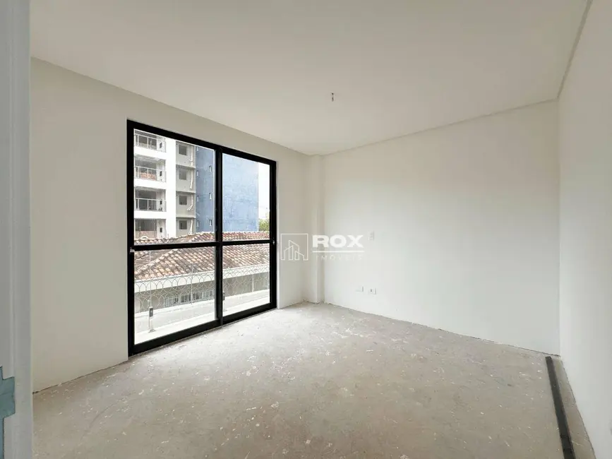 Sobrado com 3 quartos à venda, 130m2 em Boa Vista, Curitiba - PR - imagem 9 Foto 9 de Sobrado com 3 quartos à venda, 130m2 em Boa Vista, Curitiba - PR