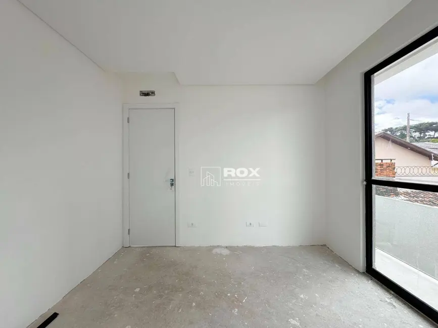 Sobrado com 3 quartos à venda, 130m2 em Boa Vista, Curitiba - PR - imagem 8 Foto 8 de Sobrado com 3 quartos à venda, 130m2 em Boa Vista, Curitiba - PR