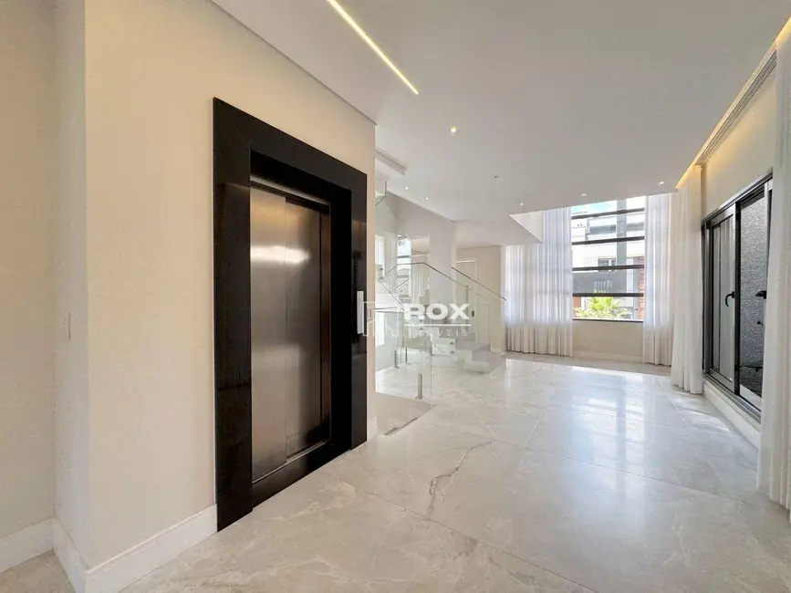 Casa de Condomínio com 4 quartos à venda, 220m2 em Santo Inácio, Curitiba - PR - imagem 7 Foto 7 de Casa de Condomínio com 4 quartos à venda, 220m2 em Santo Inácio, Curitiba - PR