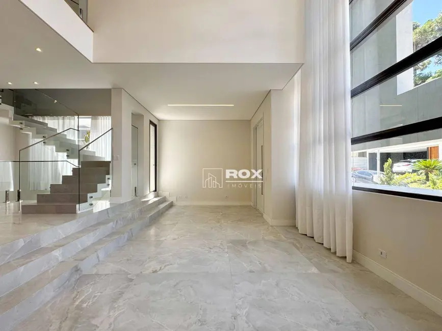 Casa de Condomínio com 4 quartos à venda, 220m2 em Santo Inácio, Curitiba - PR - imagem 6 Foto 6 de Casa de Condomínio com 4 quartos à venda, 220m2 em Santo Inácio, Curitiba - PR