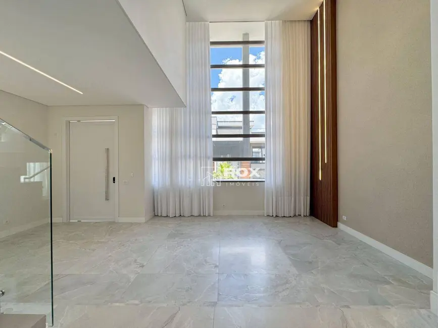 Casa de Condomínio com 4 quartos à venda, 220m2 em Santo Inácio, Curitiba - PR - imagem 3 Foto 3 de Casa de Condomínio com 4 quartos à venda, 220m2 em Santo Inácio, Curitiba - PR