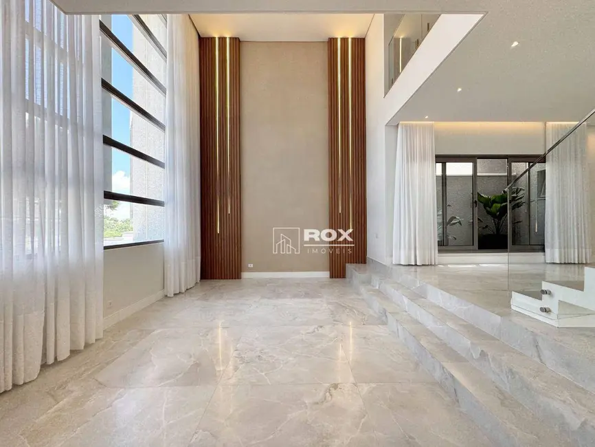 Casa de Condomínio com 4 quartos à venda, 220m2 em Santo Inácio, Curitiba - PR - imagem 2 Foto 2 de Casa de Condomínio com 4 quartos à venda, 220m2 em Santo Inácio, Curitiba - PR