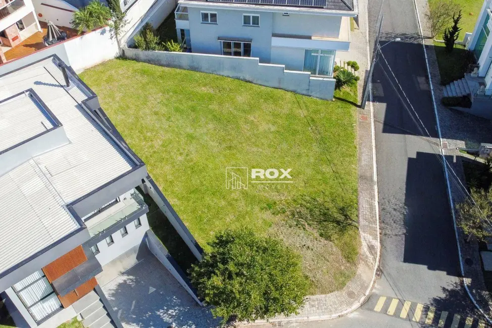 Foto 1 de Terreno / Lote à venda, 385m2 em São Braz, Curitiba - PR
