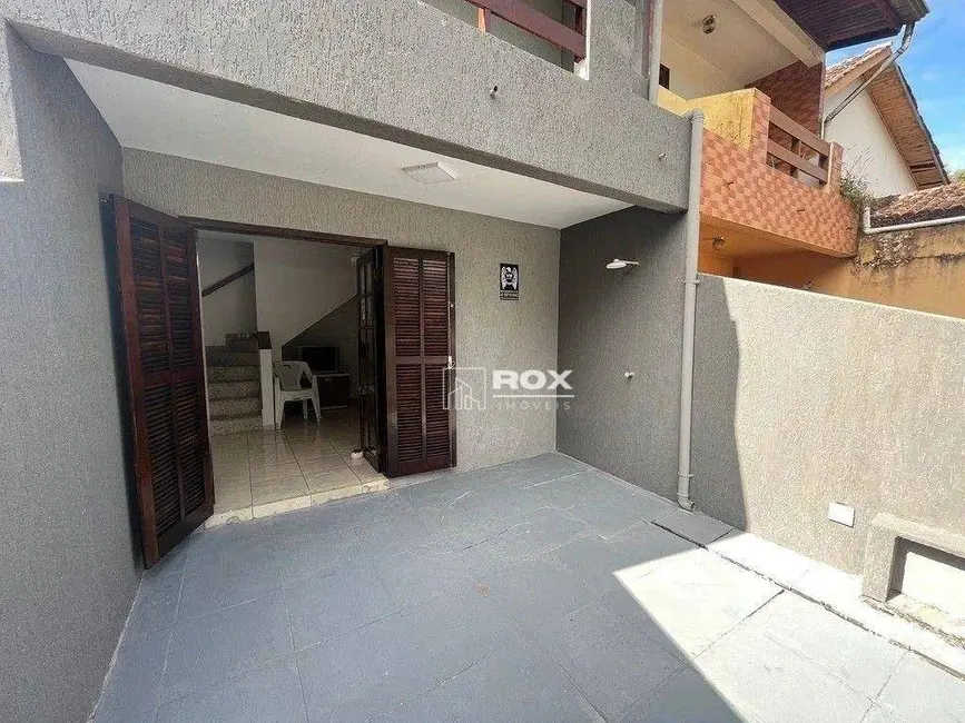 Foto 3 de Sobrado com 2 quartos à venda, 133m2 em Centro, Matinhos - PR