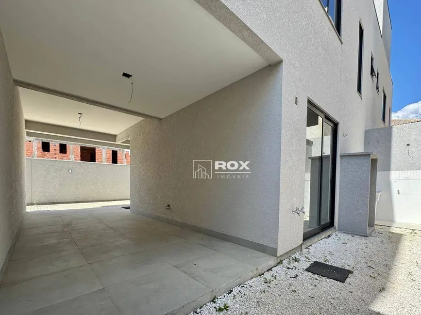 Sobrado com 3 quartos à venda, 133m2 em São Braz, Curitiba - PR - imagem 9 Foto 9 de Sobrado com 3 quartos à venda, 133m2 em São Braz, Curitiba - PR