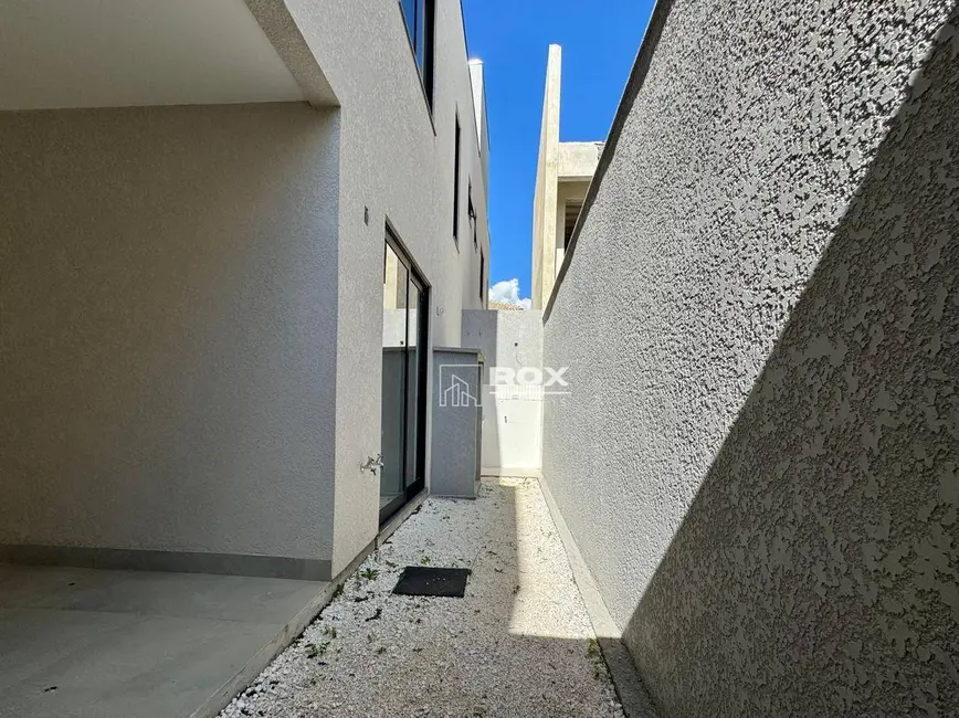 Sobrado com 3 quartos à venda, 133m2 em São Braz, Curitiba - PR - imagem 8 Foto 8 de Sobrado com 3 quartos à venda, 133m2 em São Braz, Curitiba - PR