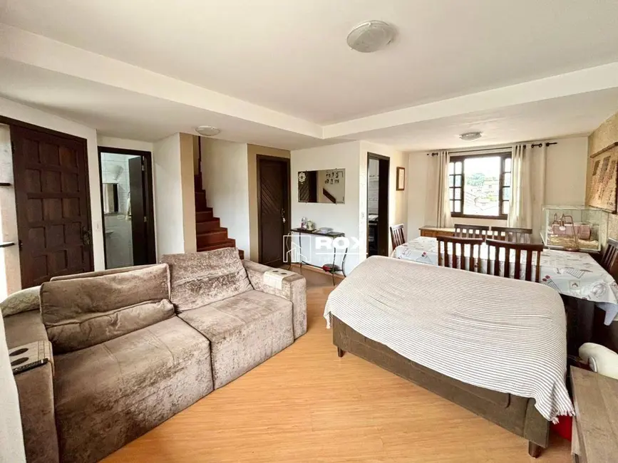 Foto 2 de Sobrado com 3 quartos à venda, 84m2 em Uberaba, Curitiba - PR