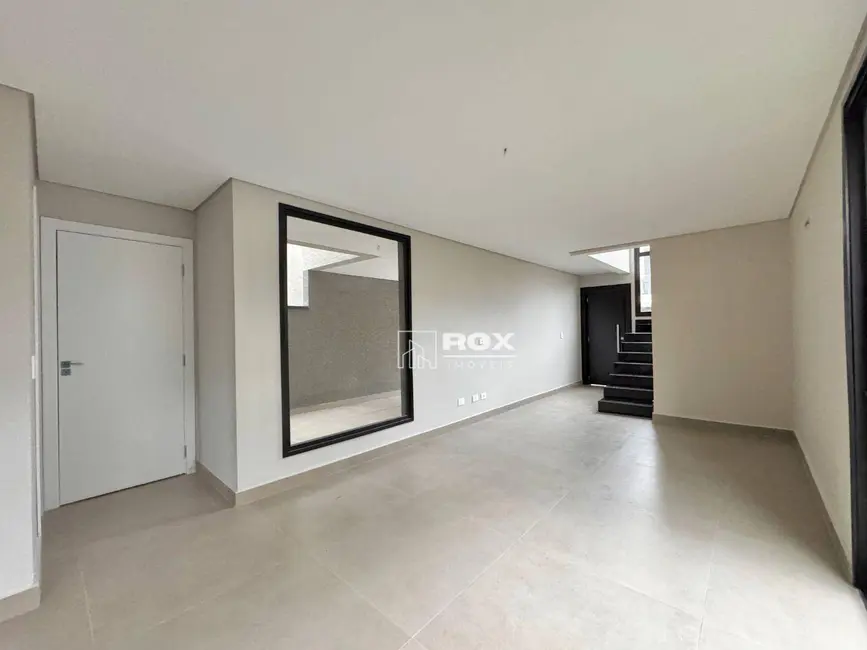 Casa de Condomínio com 3 quartos à venda, 128m2 em Santa Cândida, Curitiba - PR - imagem 4 Foto 4 de Casa de Condomínio com 3 quartos à venda, 128m2 em Santa Cândida, Curitiba - PR