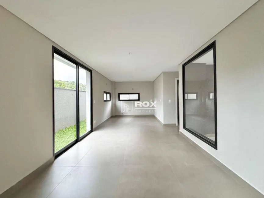 Casa de Condomínio com 3 quartos à venda, 128m2 em Santa Cândida, Curitiba - PR - imagem 3 Foto 3 de Casa de Condomínio com 3 quartos à venda, 128m2 em Santa Cândida, Curitiba - PR
