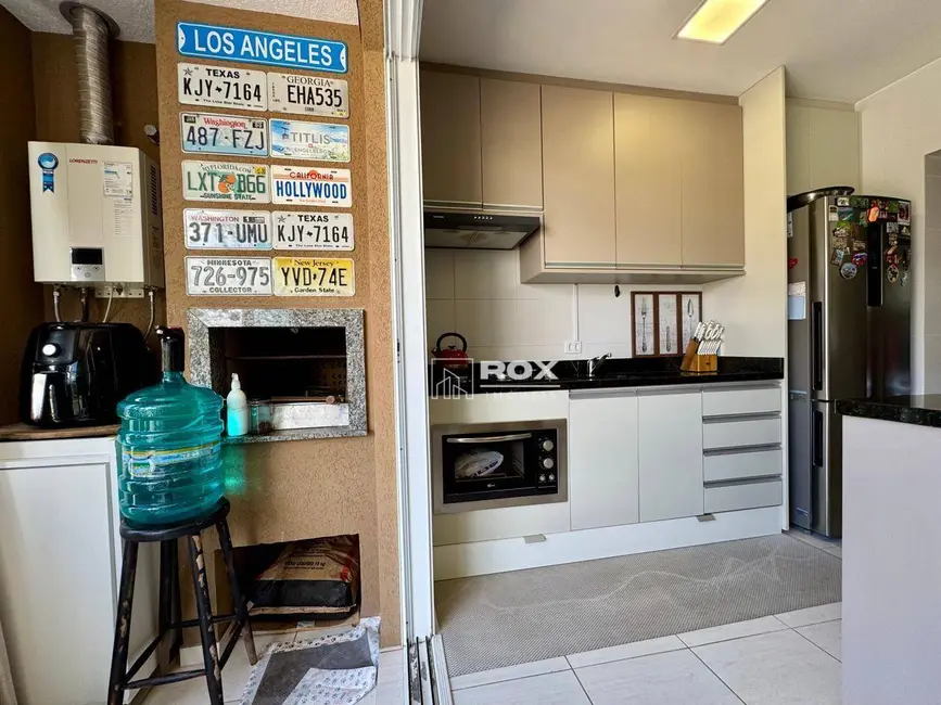 Apartamento com 3 quartos à venda, 145m2 em Santo Inácio, Curitiba - PR - imagem 8 Foto 8 de Apartamento com 3 quartos à venda, 145m2 em Santo Inácio, Curitiba - PR