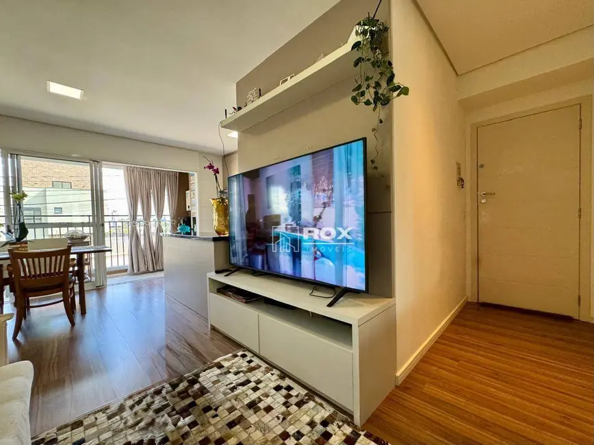 Apartamento com 3 quartos à venda, 145m2 em Santo Inácio, Curitiba - PR - imagem 6 Foto 6 de Apartamento com 3 quartos à venda, 145m2 em Santo Inácio, Curitiba - PR