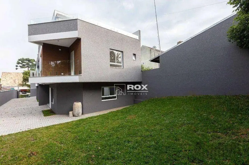 Foto 3 de Sobrado com 3 quartos à venda, 190m2 em Santo Inácio, Curitiba - PR