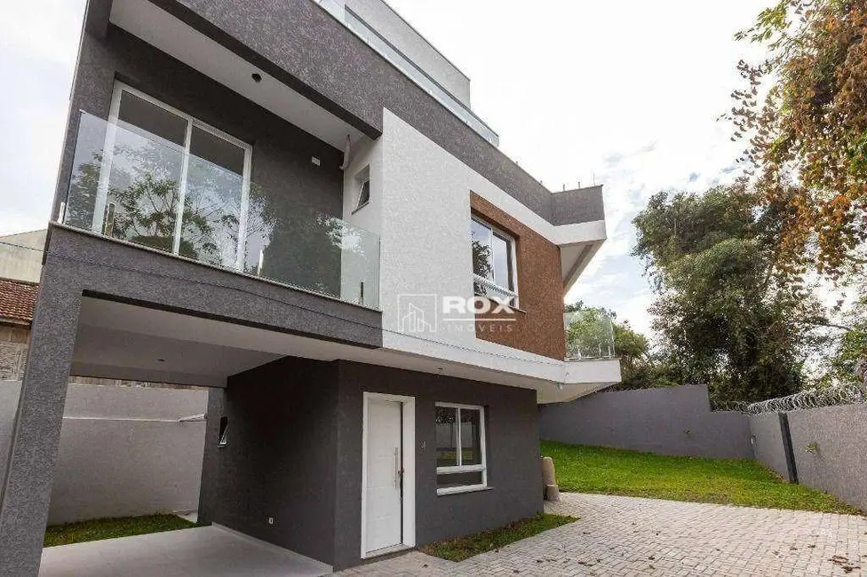 Foto 1 de Sobrado com 3 quartos à venda, 190m2 em Santo Inácio, Curitiba - PR