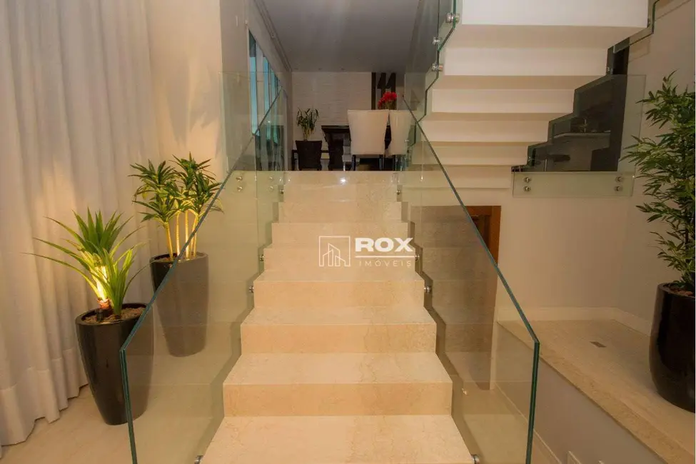 Casa de Condomínio com 4 quartos à venda, 771m2 em Alphaville Graciosa, Pinhais - PR - imagem 6 Foto 6 de Casa de Condomínio com 4 quartos à venda, 771m2 em Alphaville Graciosa, Pinhais - PR