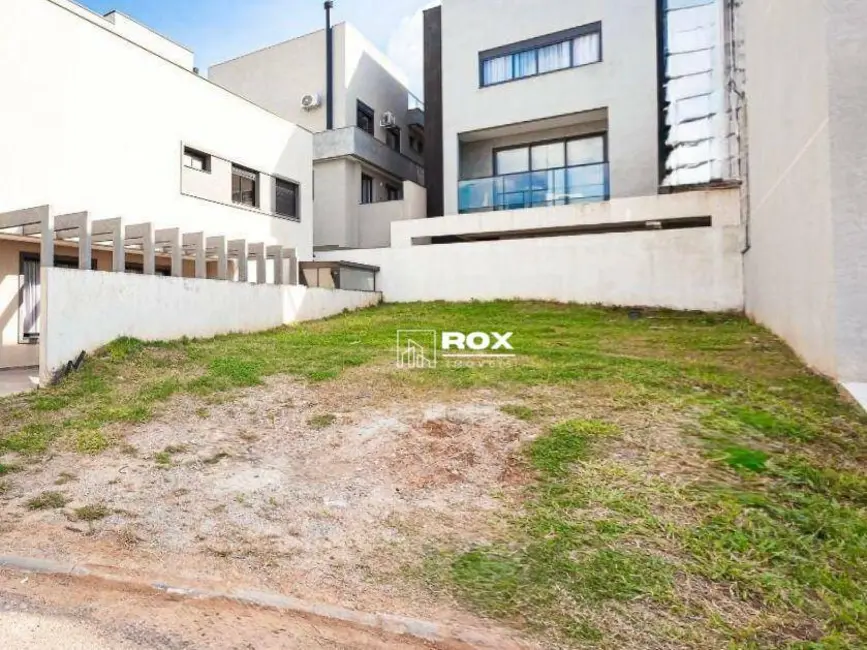 Foto 1 de Terreno / Lote à venda, 122m2 em Santa Cândida, Curitiba - PR