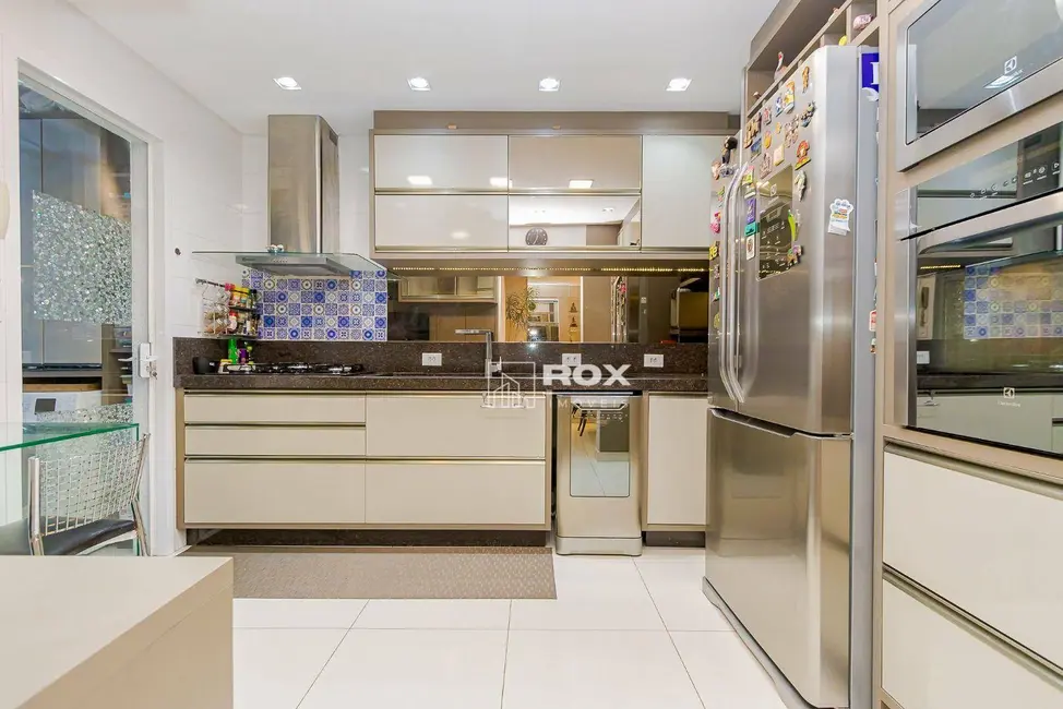 Sobrado com 4 quartos à venda, 105m2 em Jardim das Américas, Curitiba - PR - imagem 8 Foto 8 de Sobrado com 4 quartos à venda, 105m2 em Jardim das Américas, Curitiba - PR