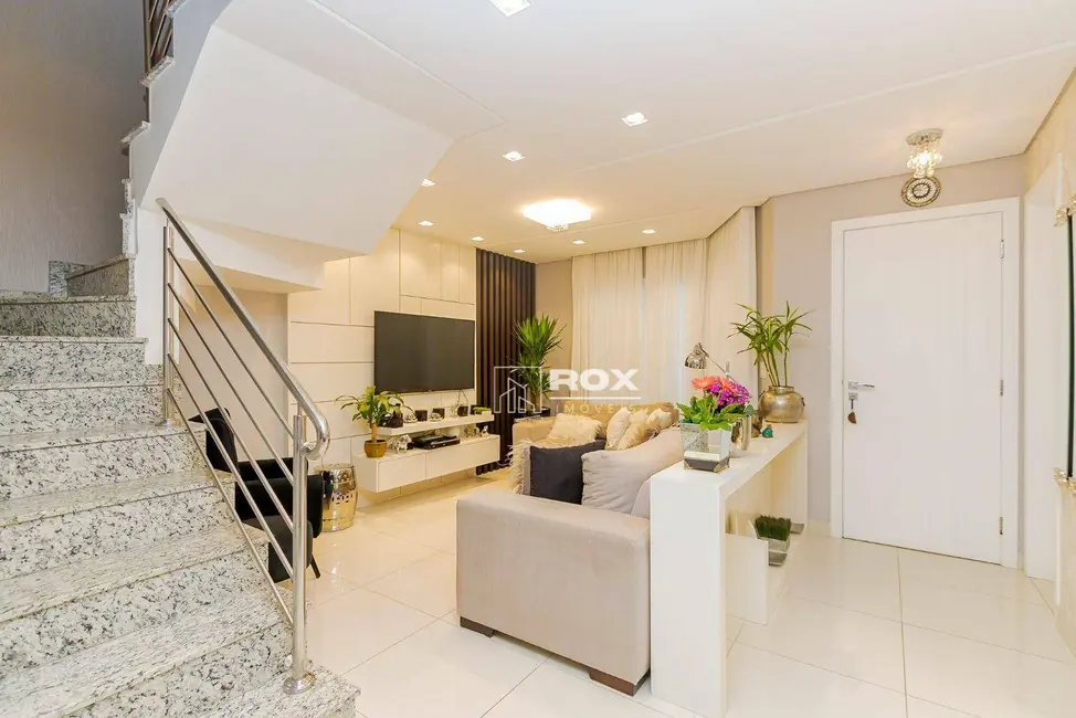 Sobrado com 4 quartos à venda, 105m2 em Jardim das Américas, Curitiba - PR - imagem 6 Foto 6 de Sobrado com 4 quartos à venda, 105m2 em Jardim das Américas, Curitiba - PR