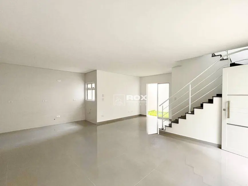 Sobrado com 3 quartos à venda, 80m2 em Xaxim, Curitiba - PR - imagem 4 Foto 4 de Sobrado com 3 quartos à venda, 80m2 em Xaxim, Curitiba - PR