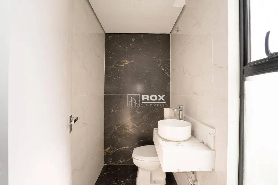 Sobrado com 3 quartos à venda, 180m2 em Boqueirão, Curitiba - PR - imagem 9 Foto 9 de Sobrado com 3 quartos à venda, 180m2 em Boqueirão, Curitiba - PR