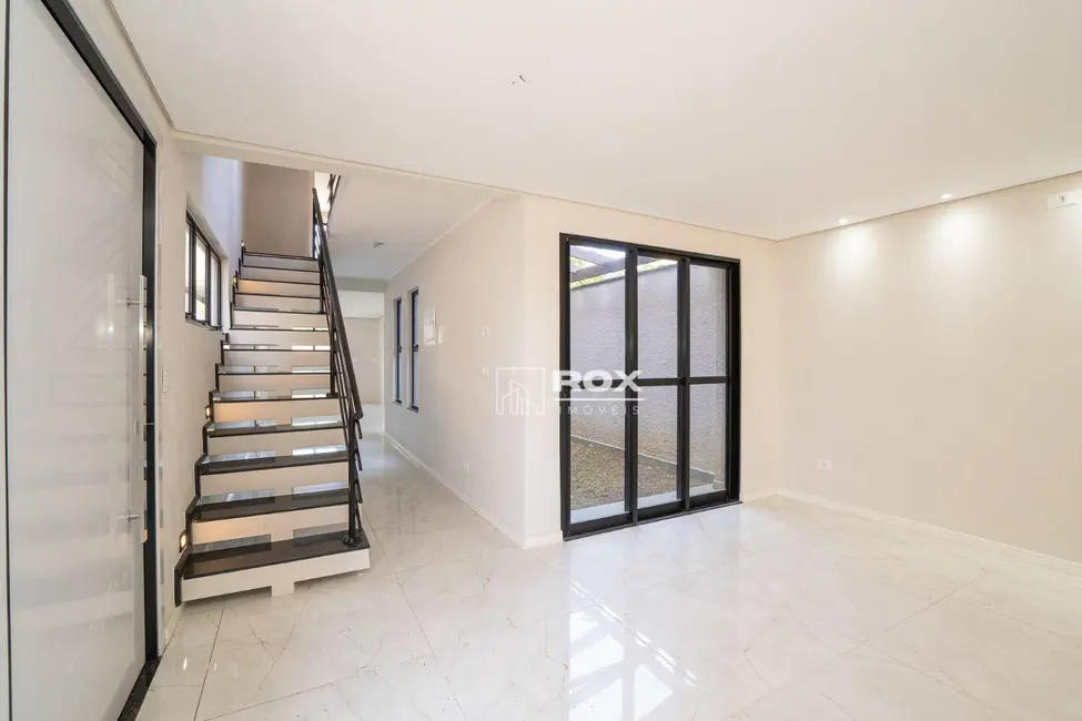 Sobrado com 3 quartos à venda, 180m2 em Boqueirão, Curitiba - PR - imagem 7 Foto 7 de Sobrado com 3 quartos à venda, 180m2 em Boqueirão, Curitiba - PR