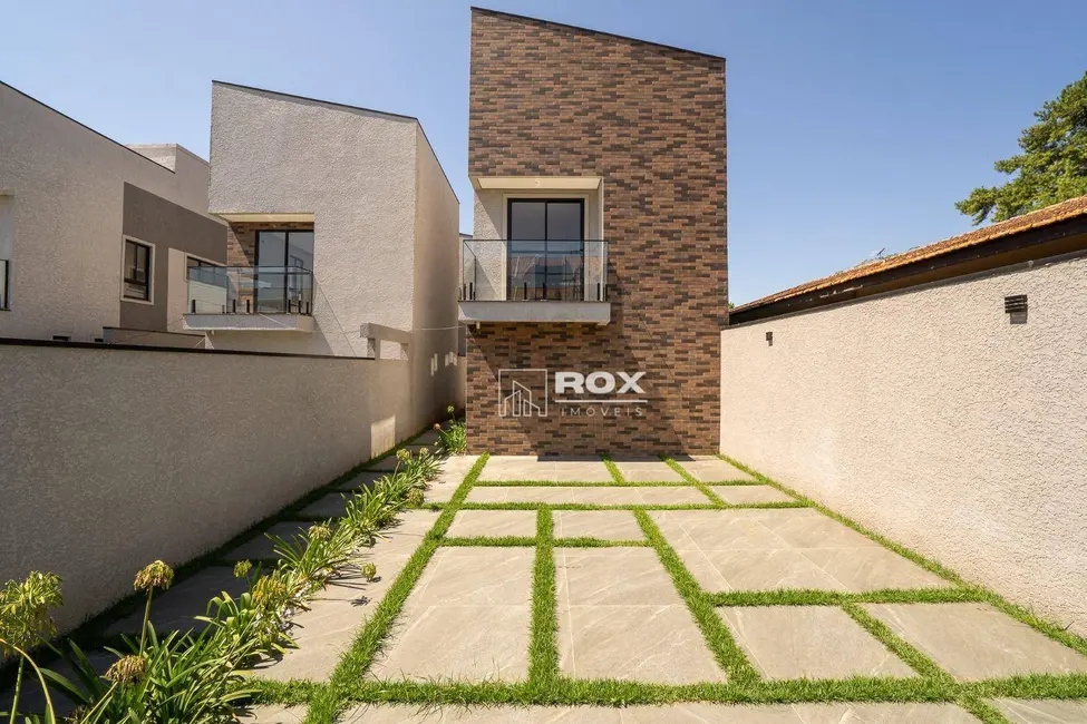 Sobrado com 3 quartos à venda, 180m2 em Boqueirão, Curitiba - PR - imagem 3 Foto 3 de Sobrado com 3 quartos à venda, 180m2 em Boqueirão, Curitiba - PR