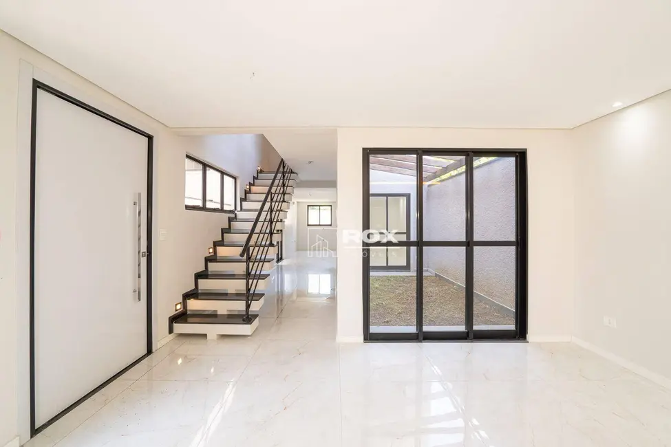 Sobrado com 3 quartos à venda, 180m2 em Boqueirão, Curitiba - PR - imagem 6 Foto 6 de Sobrado com 3 quartos à venda, 180m2 em Boqueirão, Curitiba - PR