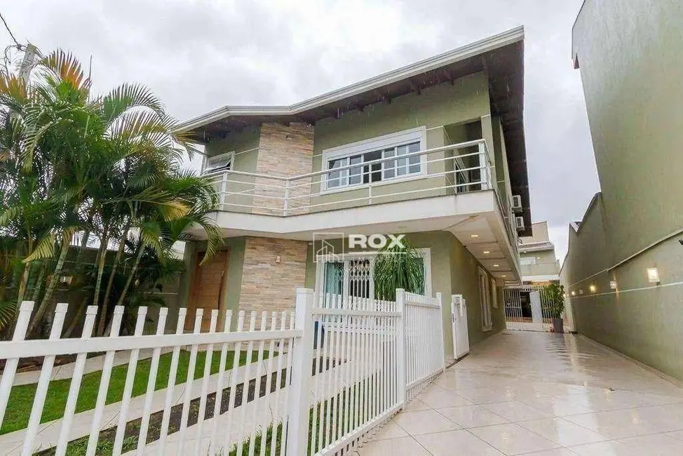 Foto 2 de Casa com 4 quartos para alugar, 383m2 em Novo Mundo, Curitiba - PR