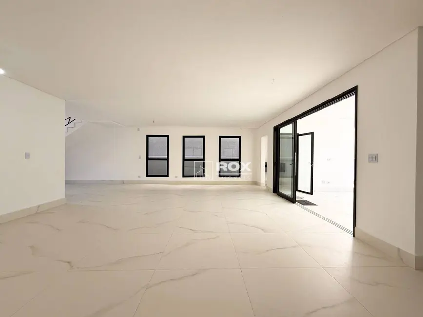 Casa de Condomínio com 4 quartos à venda, 380m2 em Atuba, Curitiba - PR - imagem 7 Foto 7 de Casa de Condomínio com 4 quartos à venda, 380m2 em Atuba, Curitiba - PR