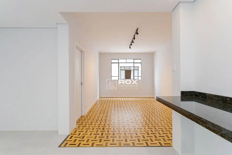 Apartamento com 3 quartos à venda, 80m2 em Água Verde, Curitiba - PR - imagem 9 Foto 9 de Apartamento com 3 quartos à venda, 80m2 em Água Verde, Curitiba - PR