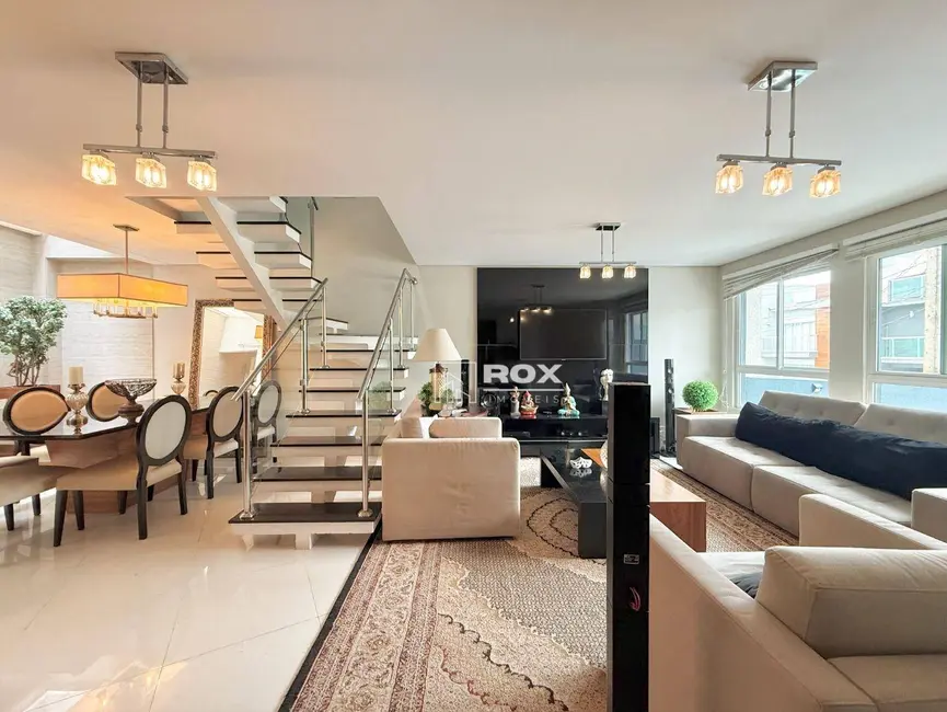 Casa de Condomínio com 3 quartos à venda, 211m2 em Cachoeira, Curitiba - PR - imagem 4 Foto 4 de Casa de Condomínio com 3 quartos à venda, 211m2 em Cachoeira, Curitiba - PR