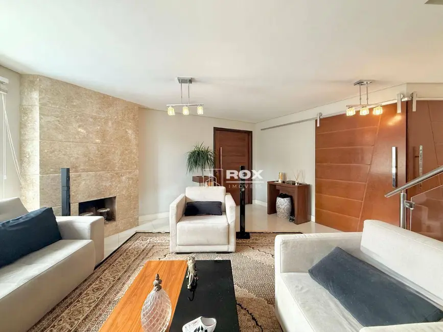 Casa de Condomínio com 3 quartos à venda, 211m2 em Cachoeira, Curitiba - PR - imagem 6 Foto 6 de Casa de Condomínio com 3 quartos à venda, 211m2 em Cachoeira, Curitiba - PR