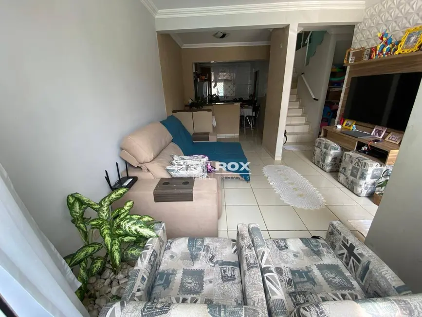 Foto 2 de Sobrado com 3 quartos à venda, 160m2 em Gralha Azul, Fazenda Rio Grande - PR