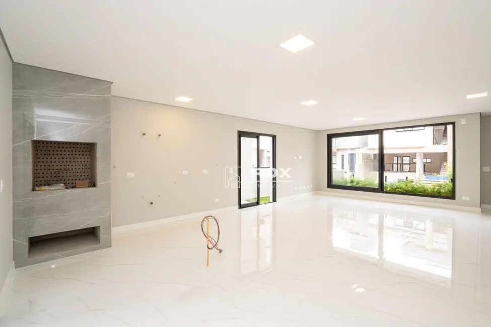 Casa de Condomínio com 3 quartos à venda, 128m2 em Santa Cândida, Curitiba - PR - imagem 8 Foto 8 de Casa de Condomínio com 3 quartos à venda, 128m2 em Santa Cândida, Curitiba - PR