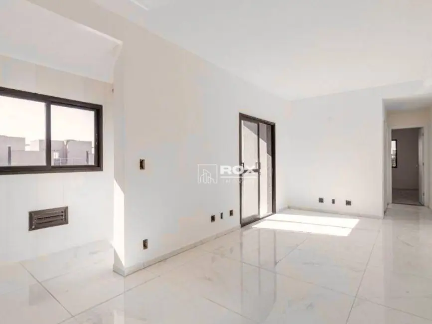 Apartamento com 2 quartos à venda, 102m2 em Guaíra, Curitiba - PR - imagem 2 Foto 2 de Apartamento com 2 quartos à venda, 102m2 em Guaíra, Curitiba - PR