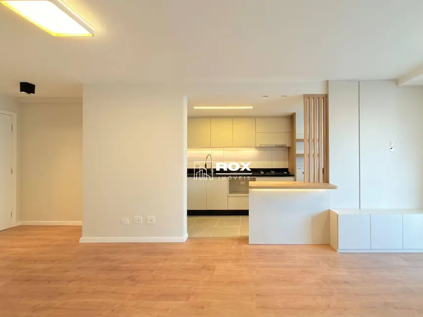 Apartamento com 3 quartos à venda, 110m2 em Capão Raso, Curitiba - PR - imagem 5 Foto 5 de Apartamento com 3 quartos à venda, 110m2 em Capão Raso, Curitiba - PR