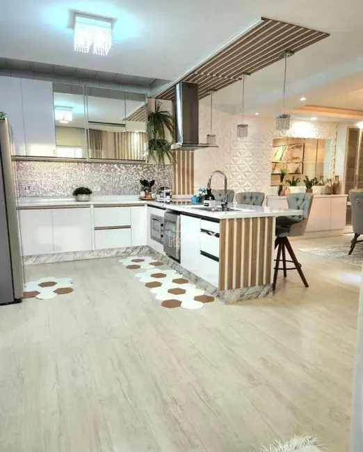 Casa com 2 quartos à venda, 350m2 em Guatupê, Sao Jose Dos Pinhais - PR - imagem 9 Foto 9 de Casa com 2 quartos à venda, 350m2 em Guatupê, Sao Jose Dos Pinhais - PR