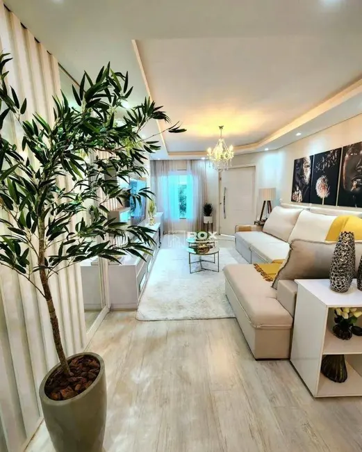 Casa com 2 quartos à venda, 350m2 em Guatupê, Sao Jose Dos Pinhais - PR - imagem 4 Foto 4 de Casa com 2 quartos à venda, 350m2 em Guatupê, Sao Jose Dos Pinhais - PR