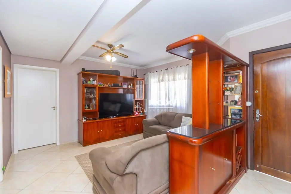 Casa com 4 quartos à venda, 265m2 em Cajuru, Curitiba - PR - imagem 3 Foto 3 de Casa com 4 quartos à venda, 265m2 em Cajuru, Curitiba - PR